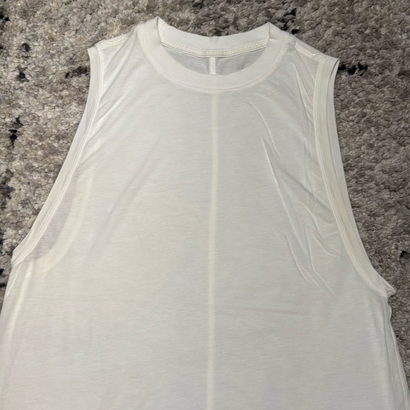Lululemon Athletica Cream Sleeveless Muscle Tee with Mandarin Collar - Picture 7 of 8